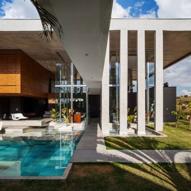 architecture-moderne-maison-piscine-extérieure-encastrée