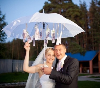 billets-de-banques-deco-parapluie-mariage