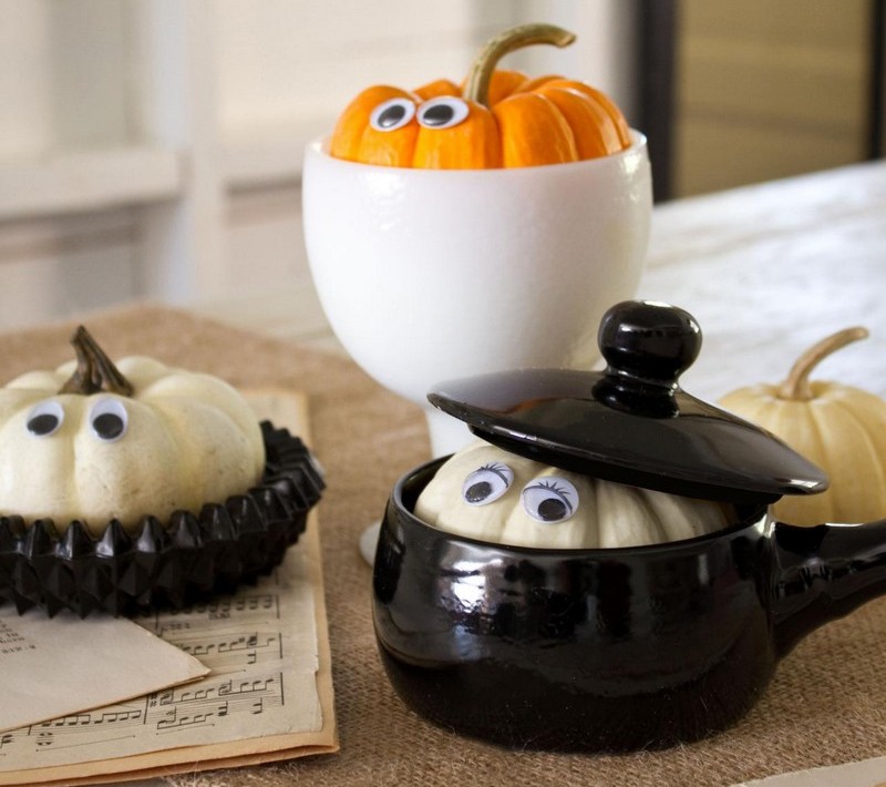 bricolage-automne-pots-céramique-citrouilles-yeux-décoratifs bricolage d’automne