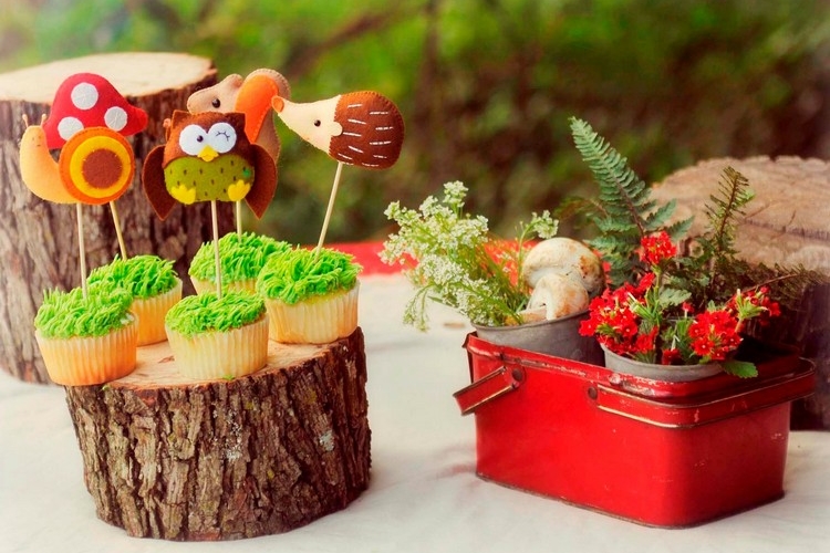 bricolage-enfants-animaux-feutre-escargot-hibou-hérisson-présentoir-bois