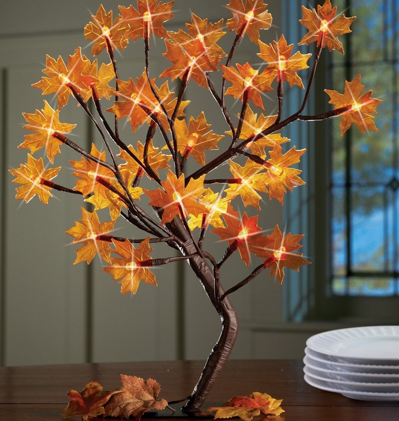bricolage-facile-feuilles-automne-deco-guirlande-lumineuse-assiettes