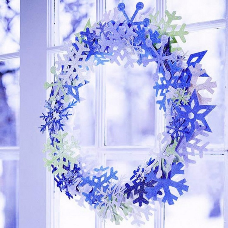 bricolage-noel-papier-couronne-porte-flacons-neige-bleus