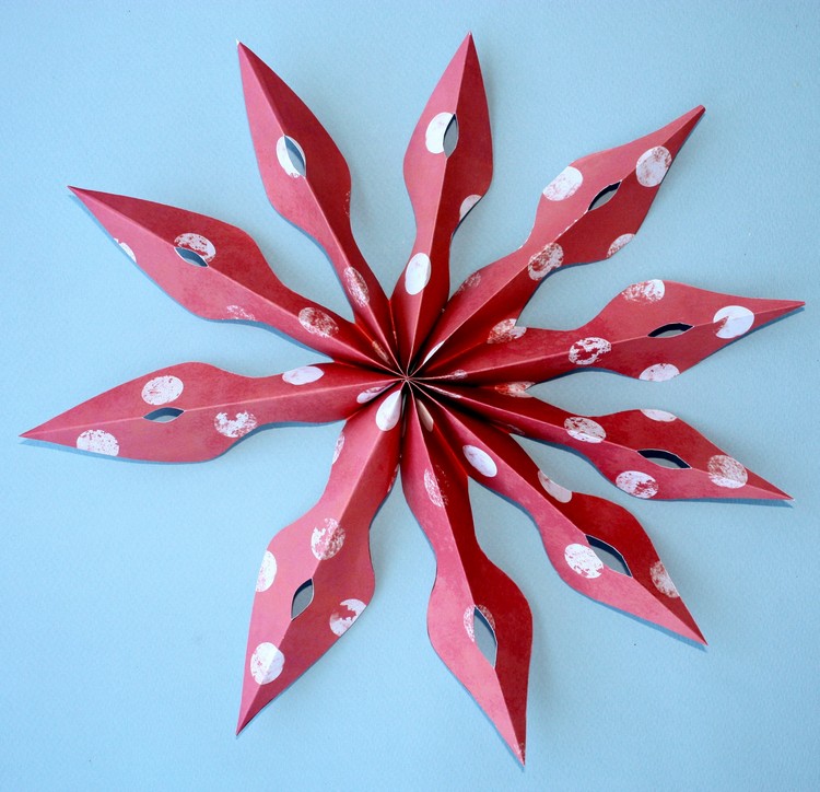 bricolage-noel-papier-fleur-rouge