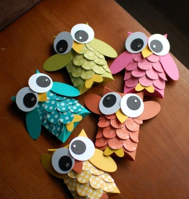 bricolage-pour enfants hiboux plumage papier coloré motifs
