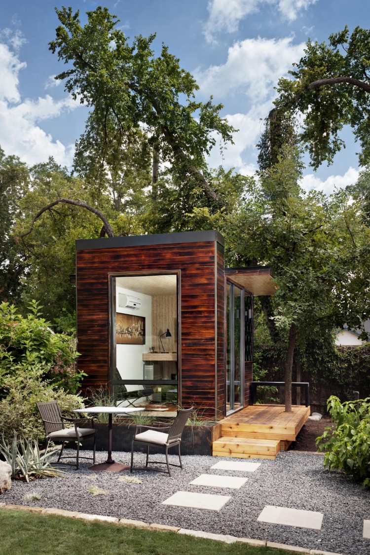 cabane-jardin-moderne-moderne-sett-studio-gravier-chaises-table cabane de jardin