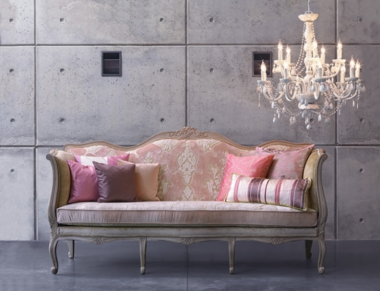 canapé ancien tissus d'ameublement rose motifs Reflections