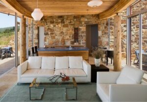 canapé droit fauteuil blanc modenres fond déco campagne chic