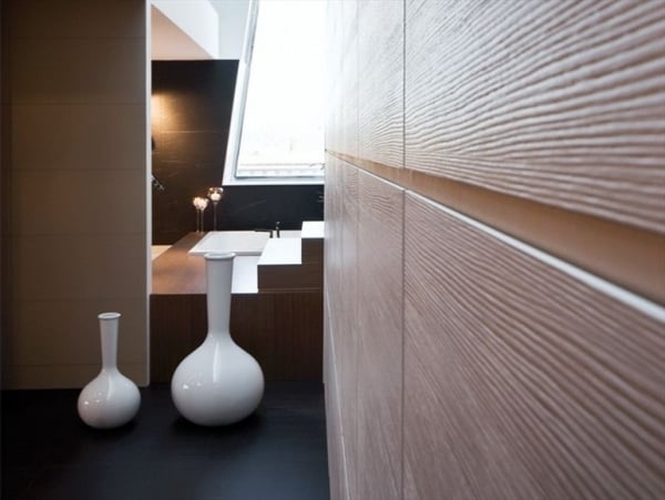 carrelage-moderne-céramique-beige-aspect-bois-salle-bains carrelage moderne