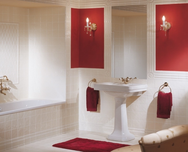 carrelage-moderne-forme-carrée-beige-clair-accents-rouges-salle-bains