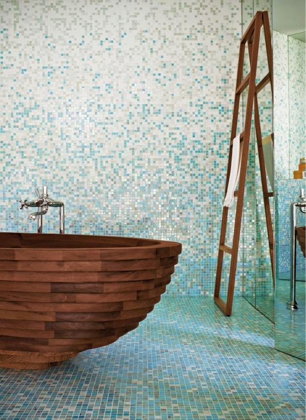 carrelage-moderne-salle-bains-mosaique-bleu-blanc-baignoire-bois carrelage moderne