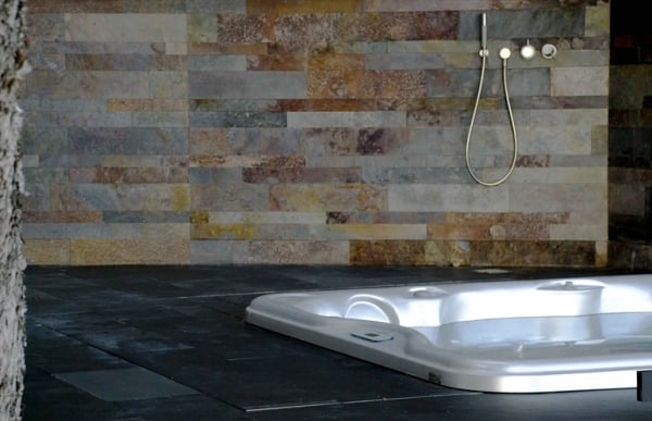 carrelage-moderne-tuiles-pierre-naturelle-salle-bains carrelage moderne