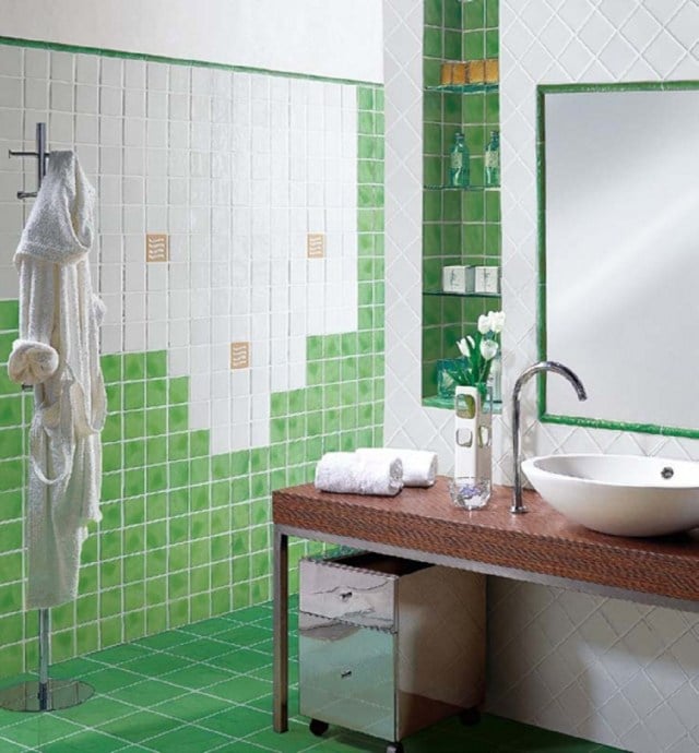 carrelage-salle-bains-vert-blanc-petit-format