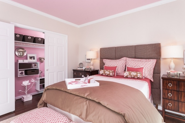 chambre-ado-fille-peinture-murs-plafond-rose-pastel-blanc-cassé