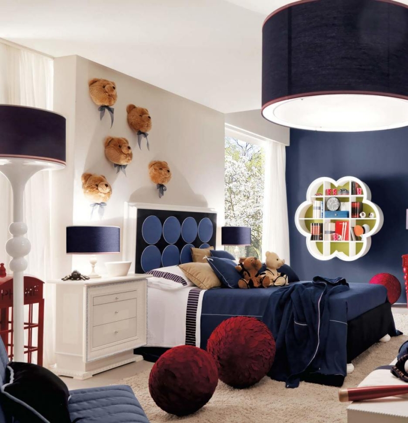 chambre-enfant-décoration-intérieur-blanc-bleu-marine-oursons