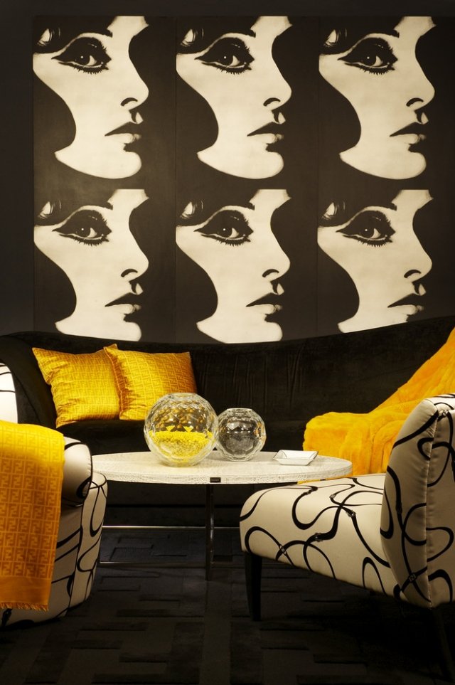 couleur-or-salon-pop-art-deco-murale-coussins-couverture-fauteuils