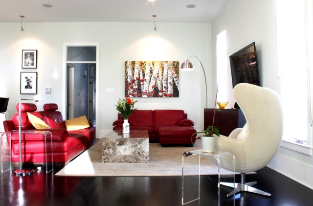 couleur-tendance-2015-mobilier-canapés-rouges-fauteuil-Egg-blanc