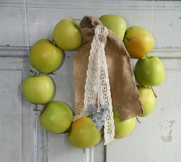 couronne-de-porte-automne-dentelle-coeur-pomme