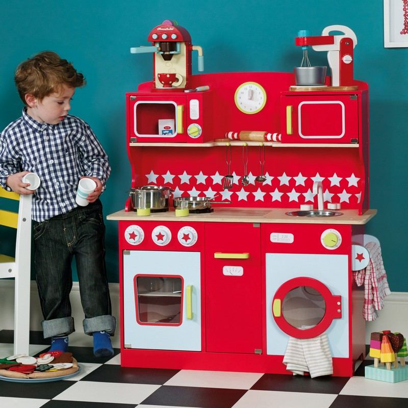 cuisine-enfant-bois-rouge-machine-laver-cuisiniere-dosseret-etoiles