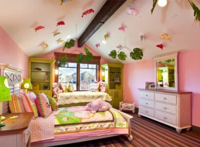 deco-plafond-chambre-enfant-lit-commode-miroir