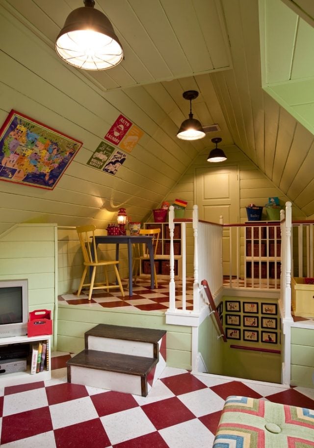 deco-plafond-chambre-enfant-meubles-tele-sol-motif-damier