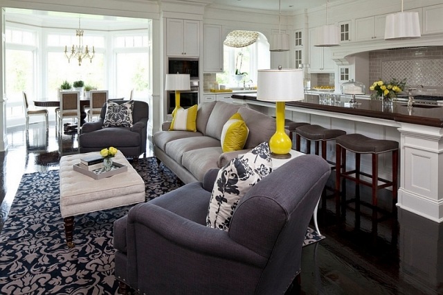 deco-salon-gris-jaune-ottoman-fauteuil-cuisine-tapis-coussins