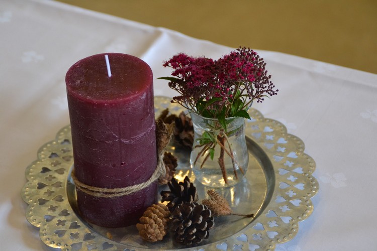 deco-table-automne-cones-bougies-ficelles