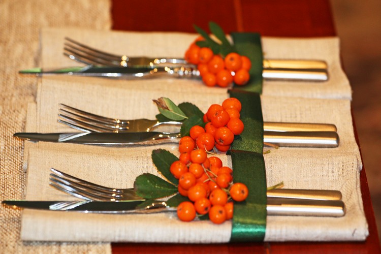 deco-table-automne-tomates-rond-serviette