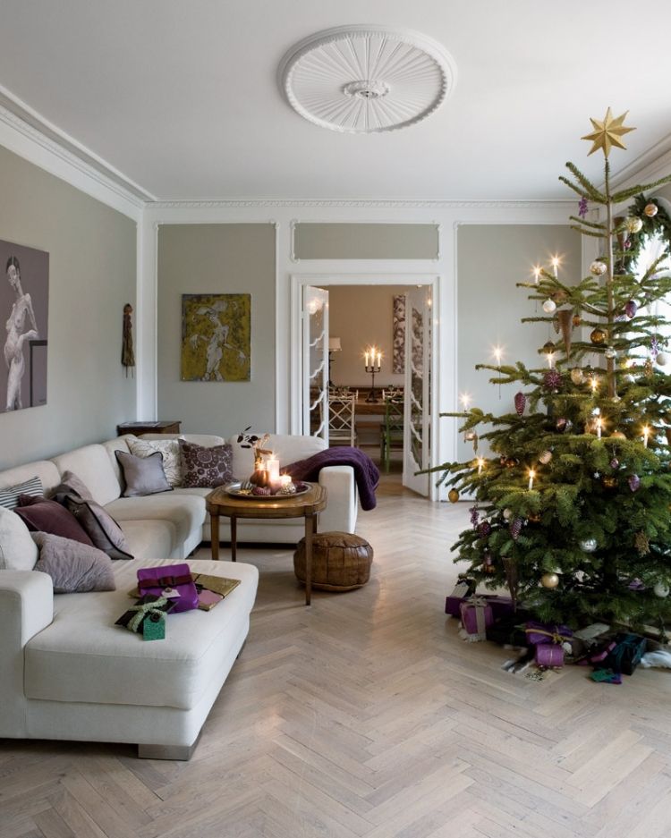 decoration-Noel-interieur-arbre-Noel-bougies-led-ornements-lilas décoration de Noël intérieur