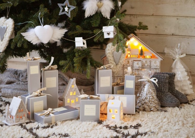 decoration-Noel-interieur-zara-home-ornements-sapin-Noel-coeurs-mini-maisons-étoiles
