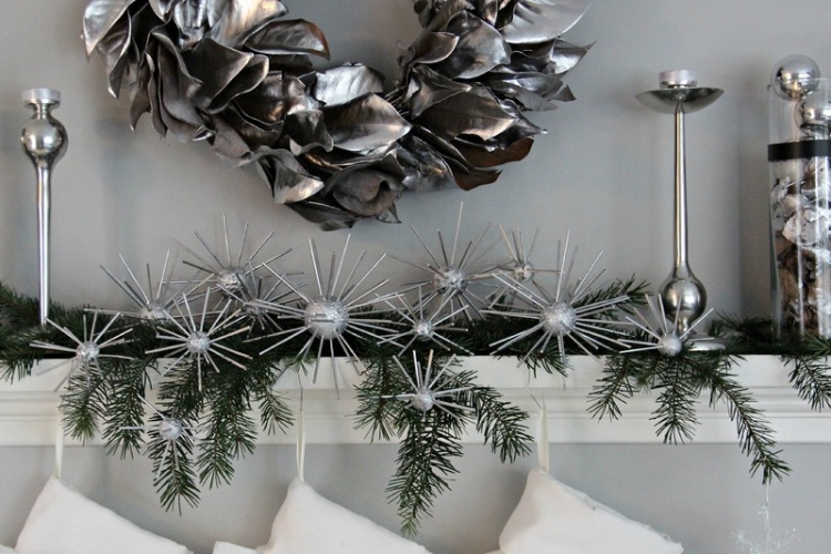 decorations-Noel-argent-manteau-cheminée-guirlande-naturelle-ornements-étoiles-argent-couronne