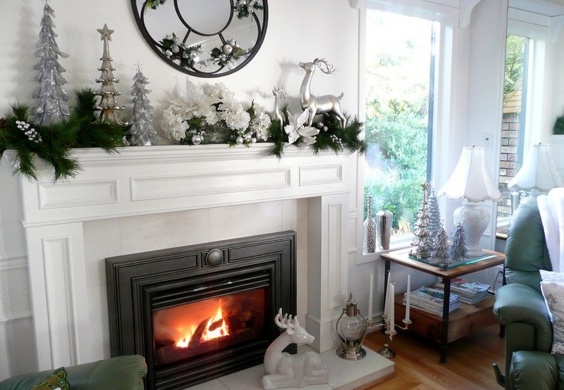 decorations-Noel-argent-manteau-cheminée-sapins-Noel-couleur-argent-fleurs