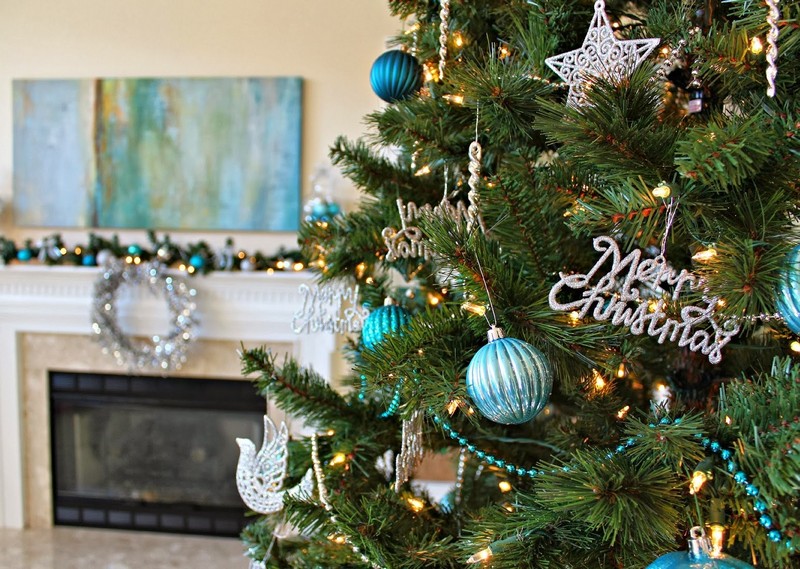 decorations-Noel-argent-sapin-noel-ornements-bleu-argent décorations Noël
