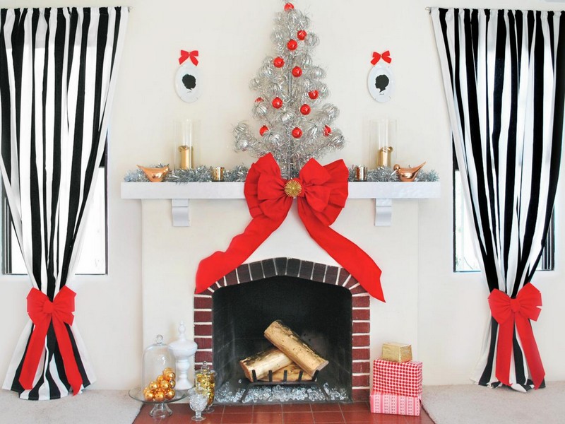 decorations-Noel-argent-trio-couleurs-blanc-rouge-argent-noeuds-manteau-cheminée-guirlandes