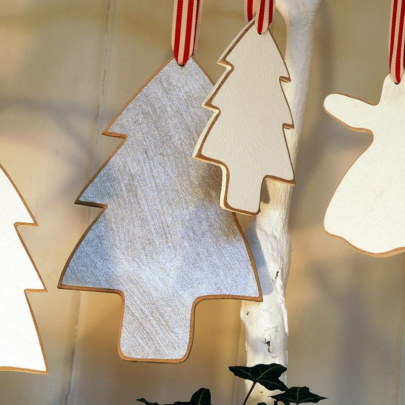 décoration-Noël-bois-ornements-sapins-anges-sapin