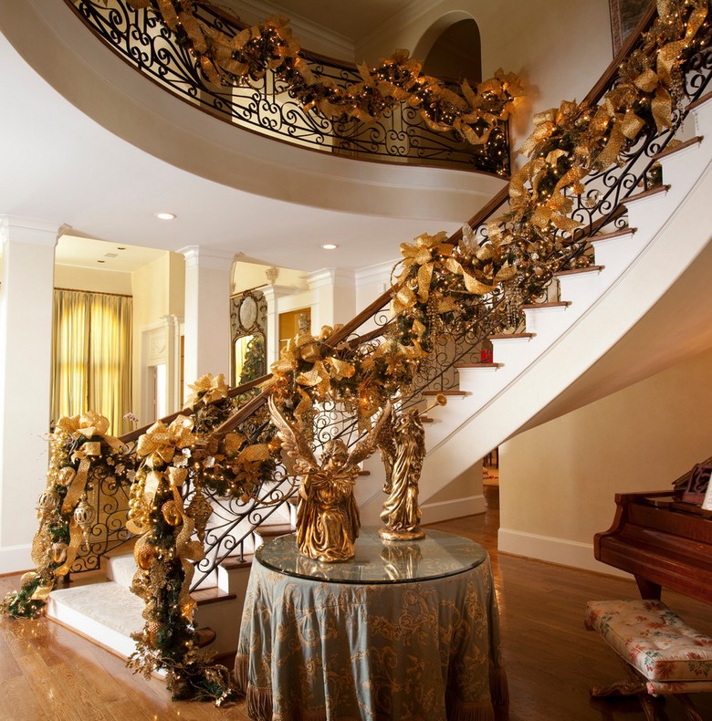 décorations de Noël à l'américaine rampe escalier rubans-dorés