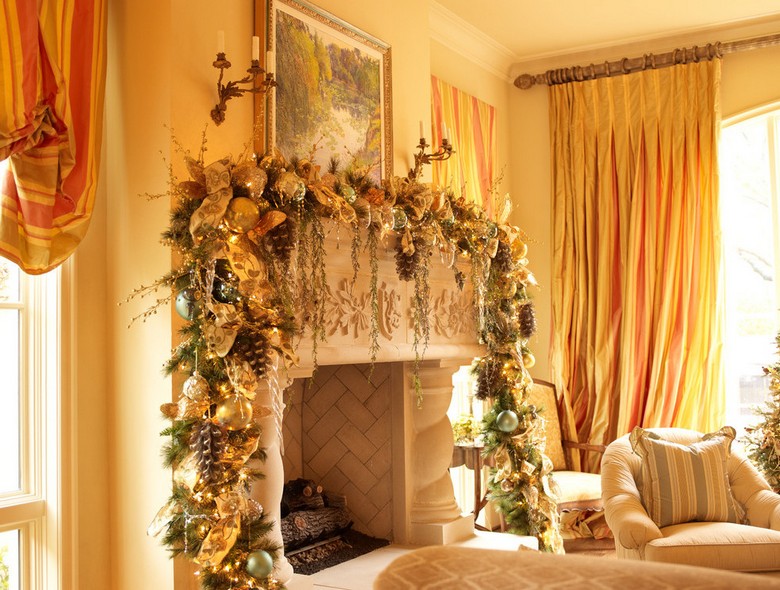 décorations de Noël opulentes or vert manteau cheminée