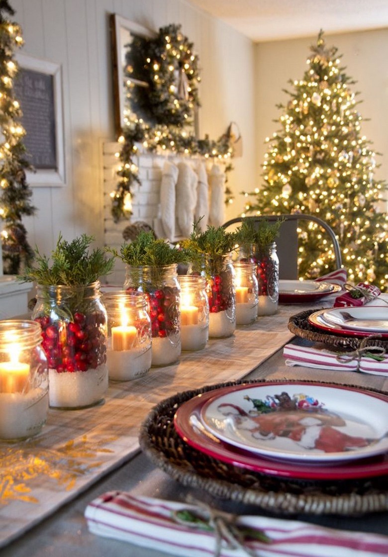 décorations de Noël -traditionnelles-rouge-vert-baies-rouges-sapin-branches-conifères