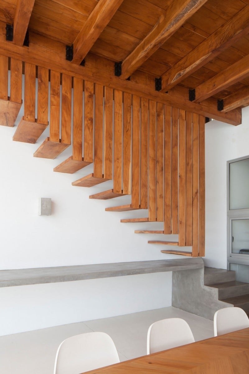escalier-moderne bois marches suspendues départ béton