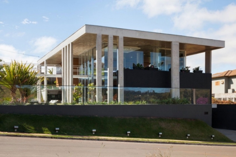 extérieur-maison-pente-design-moderne-béton-verre