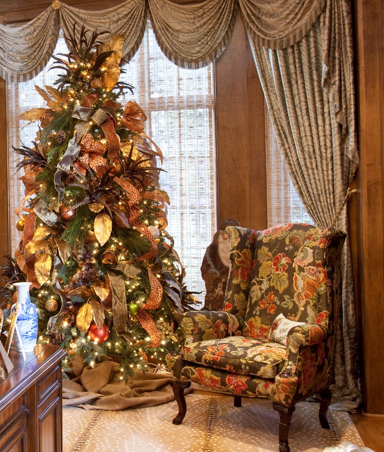 fauteuil oreilles couleurs décorations sapin Noël riches assorties