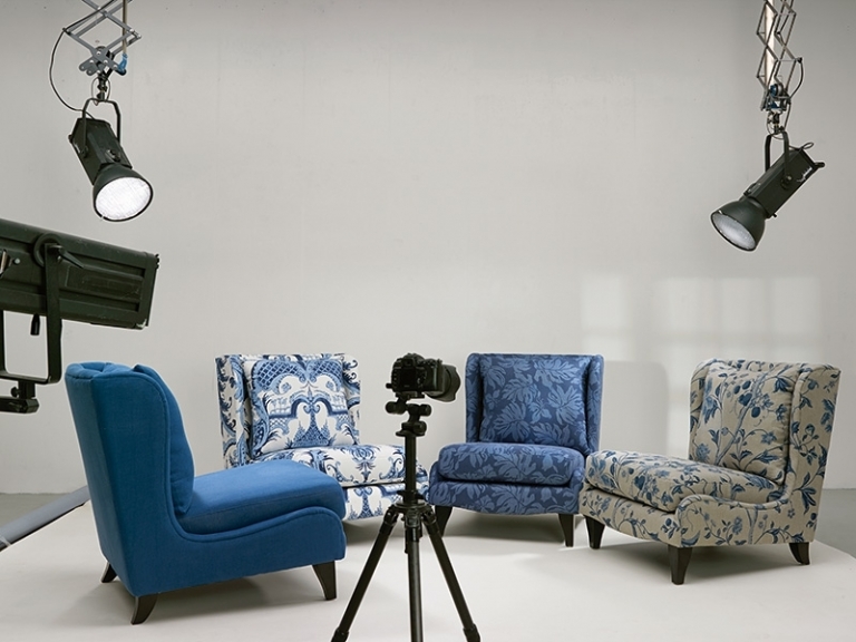 fauteuils vintage tissus d'ameublement bleus motifs variés
