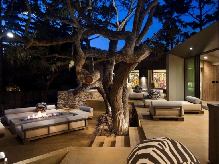 foyer extérieur jardin-eclairage-meubles-tout-confort-revetement-murale-pierre