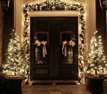 guirlande-lumineuse-exterieur-Noel-sapin-boules-decoratives