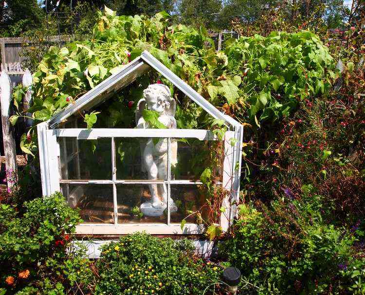 55 idées déco jardin – réutiliser les vieilles portes et fenêtres Jardin Serre Créatif