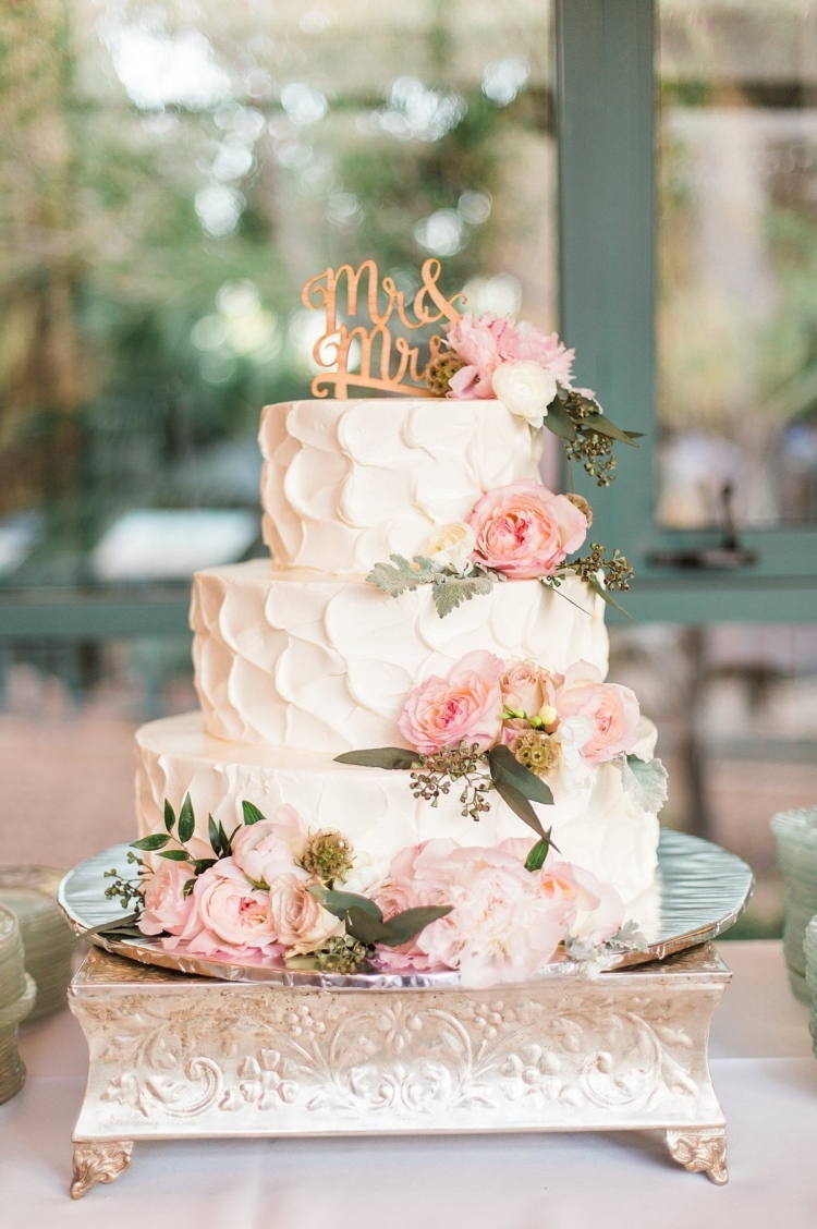 idée gâteau romantique organisation-mariage plein air