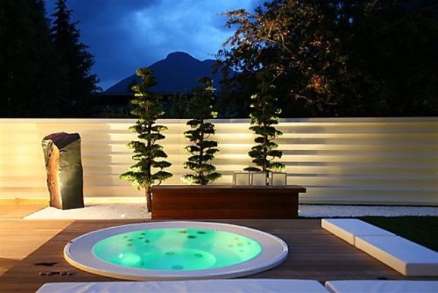 jacuzzi-extérieur-encastré-terrasse-bois-éclairage-LED