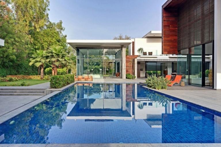 maison-design de luxe piscine extérieure à débordement