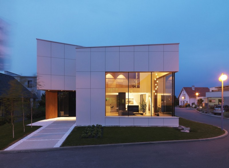 maison-familiale-préfabriquée-architecture-moderne