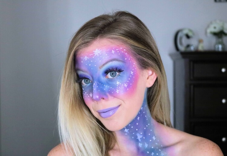 maquillage galaxie tendance halloween déguisement femme