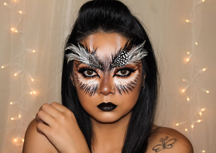 maquillage hibou halloween femme vraies plumes